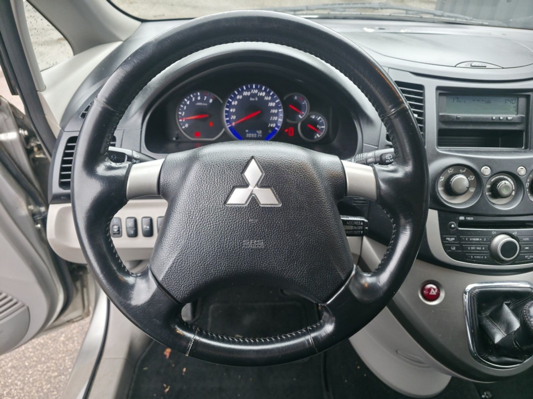 Mitsubishi Grandis