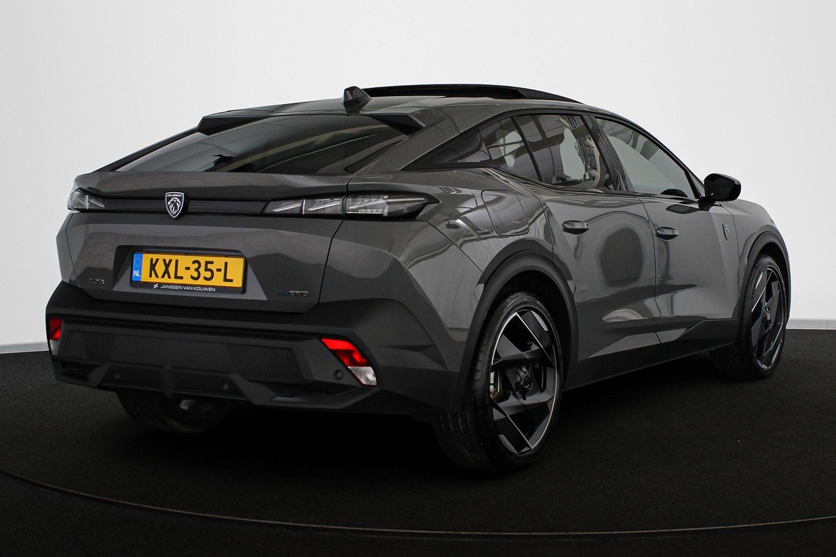 Peugeot 408