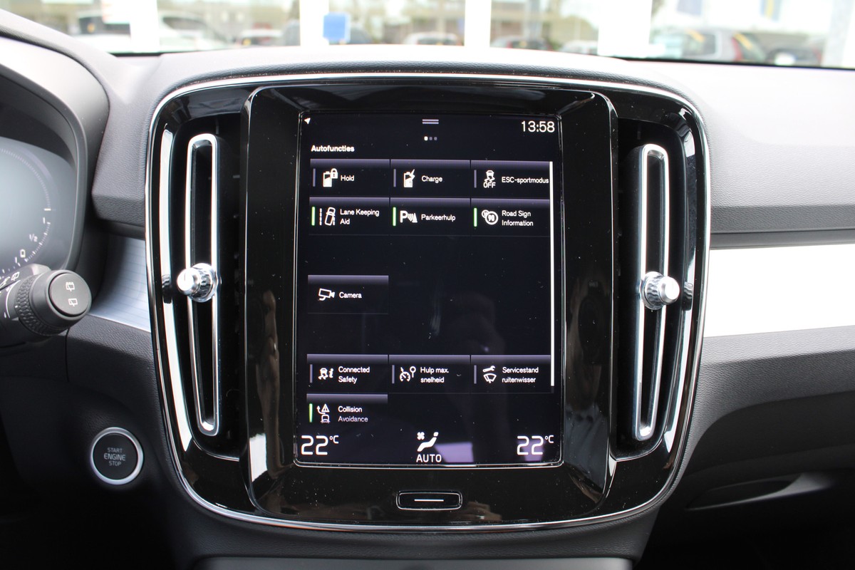 Volvo XC40