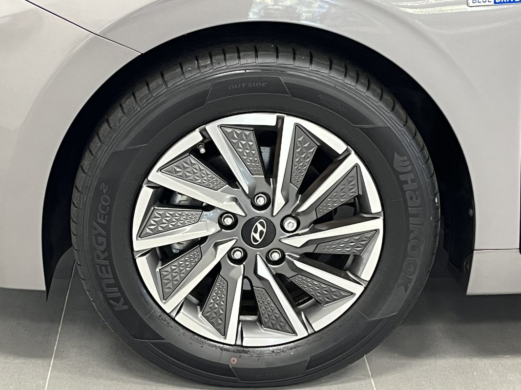 Hyundai IONIQ
