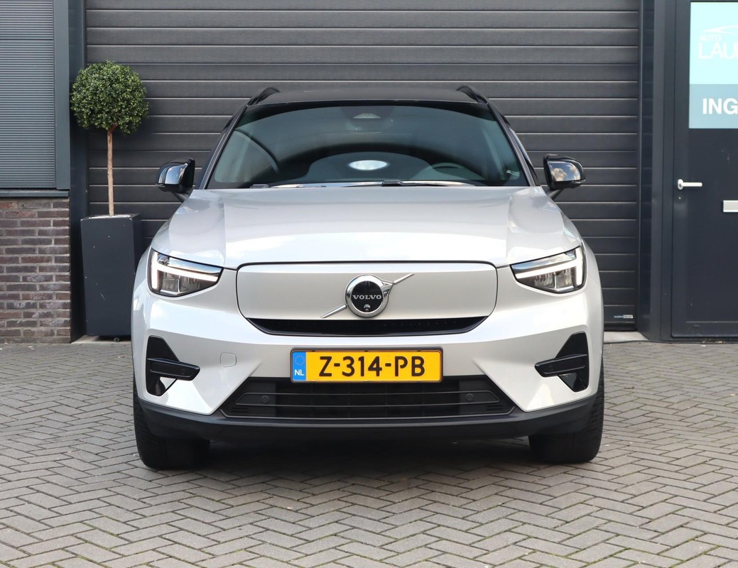 Volvo EX40