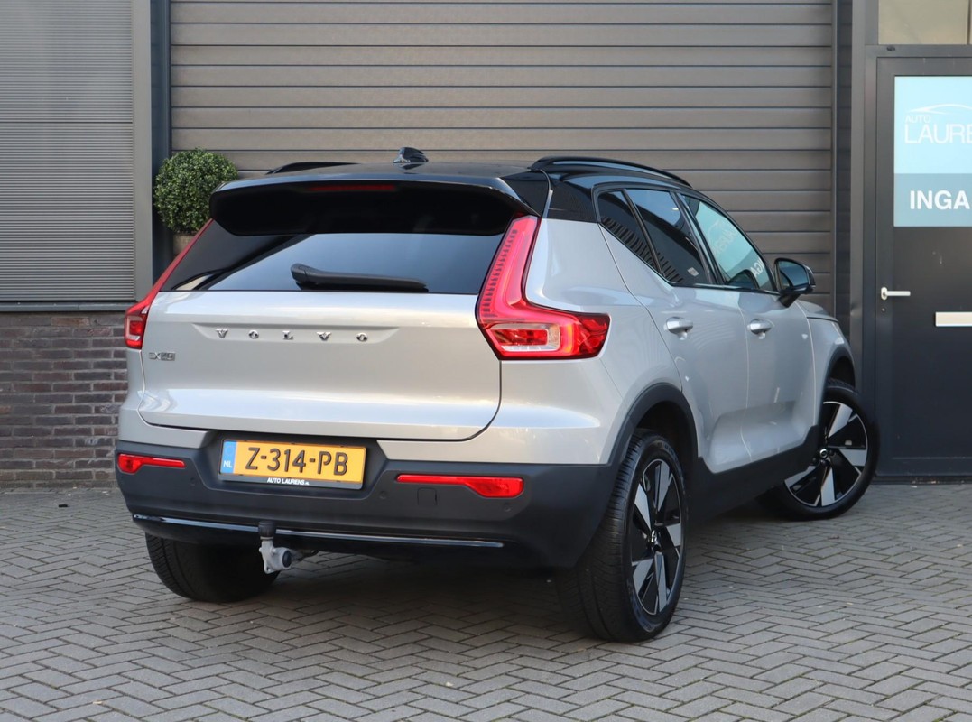 Volvo EX40