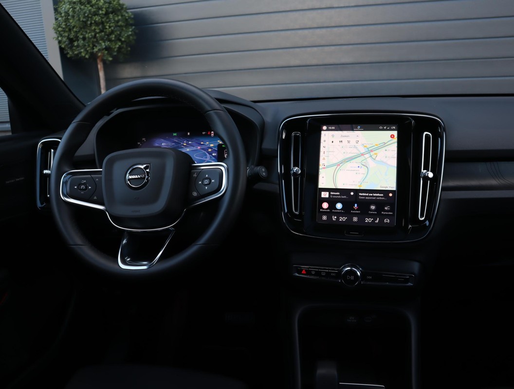 Volvo EX40