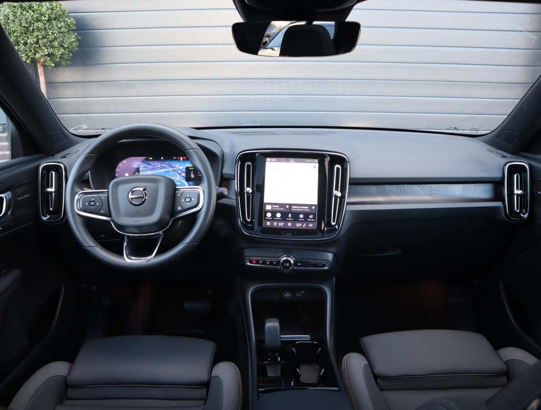 Volvo EX40