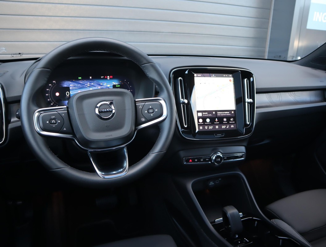 Volvo EX40