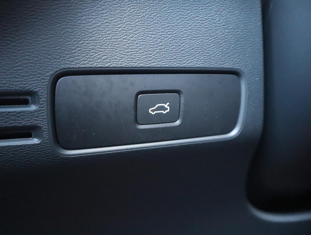 Volvo EX40
