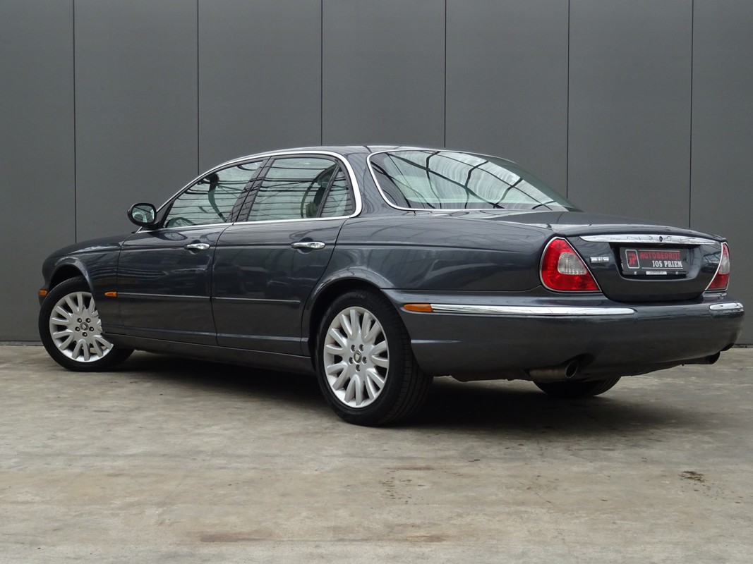 Jaguar XJ