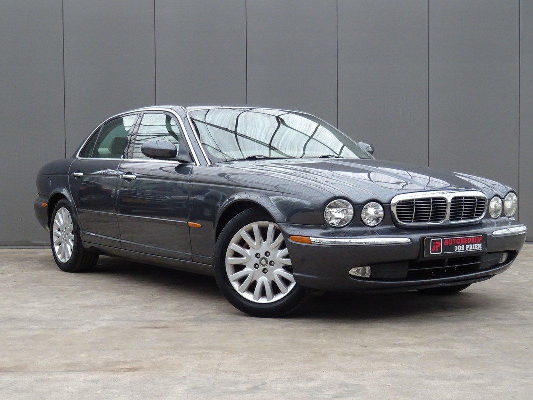 Jaguar XJ