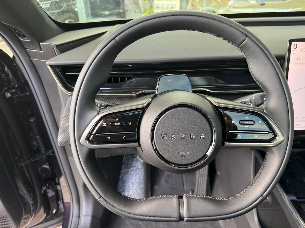 Mazda CX-6e