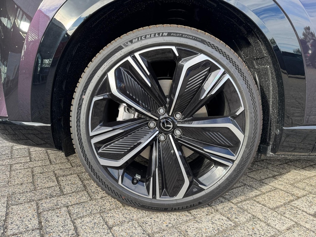 Mazda CX-6e