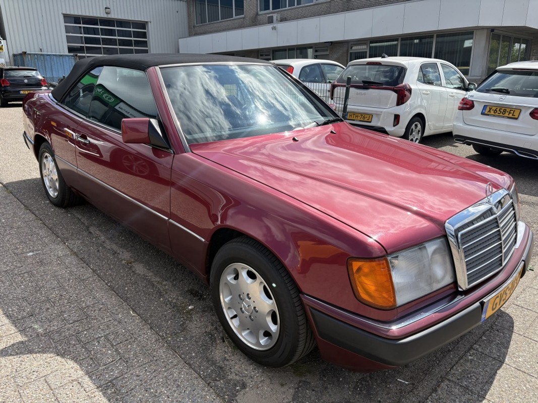 Mercedes-Benz 300