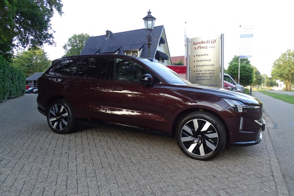 Volvo EX90