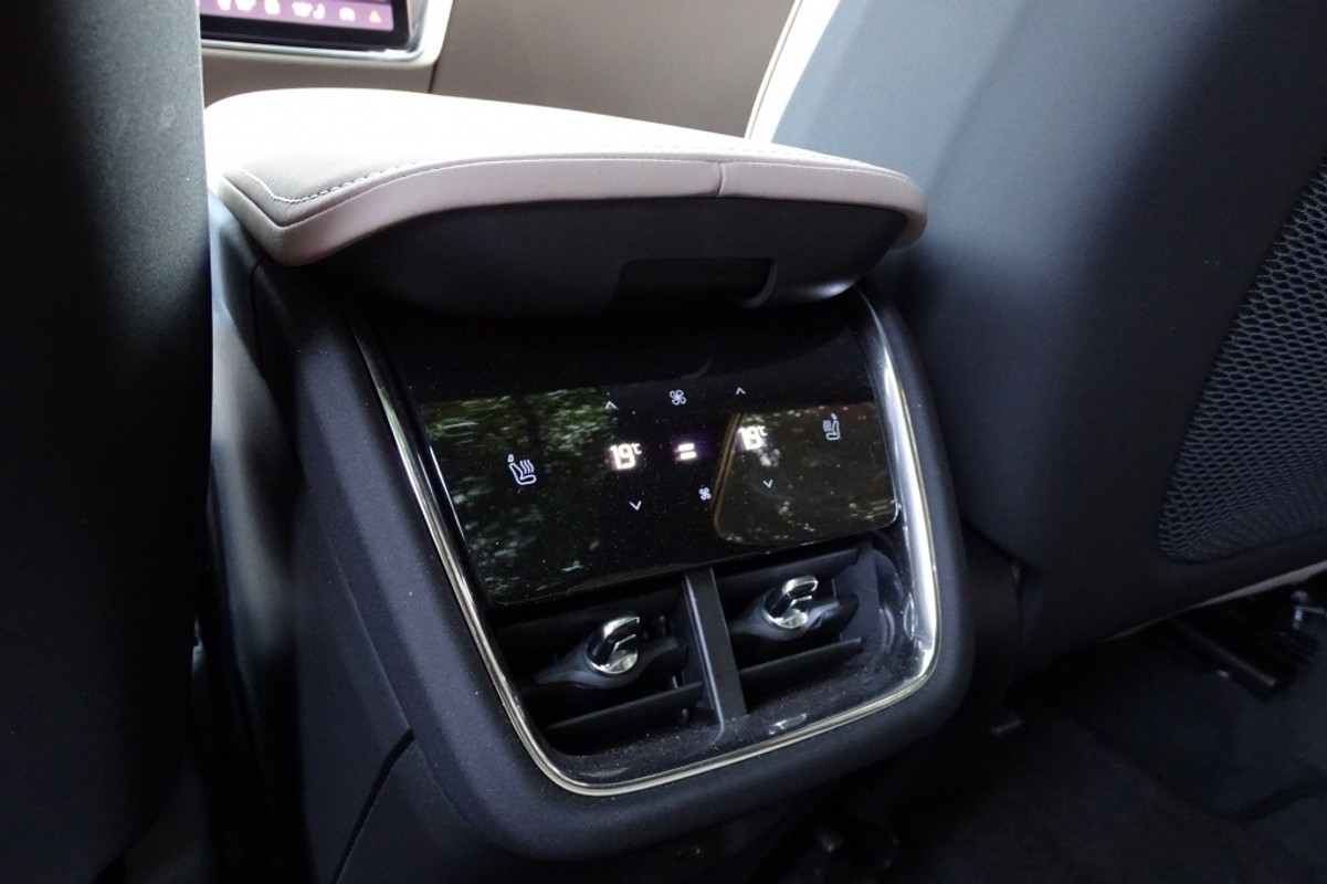 Volvo EX90