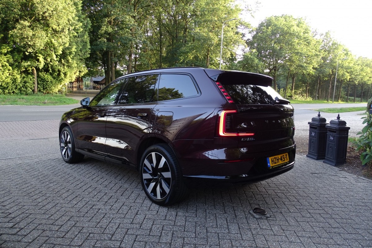 Volvo EX90