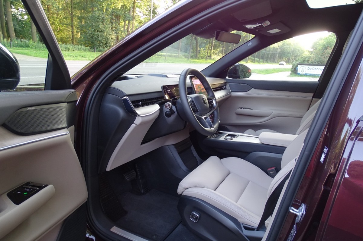Volvo EX90