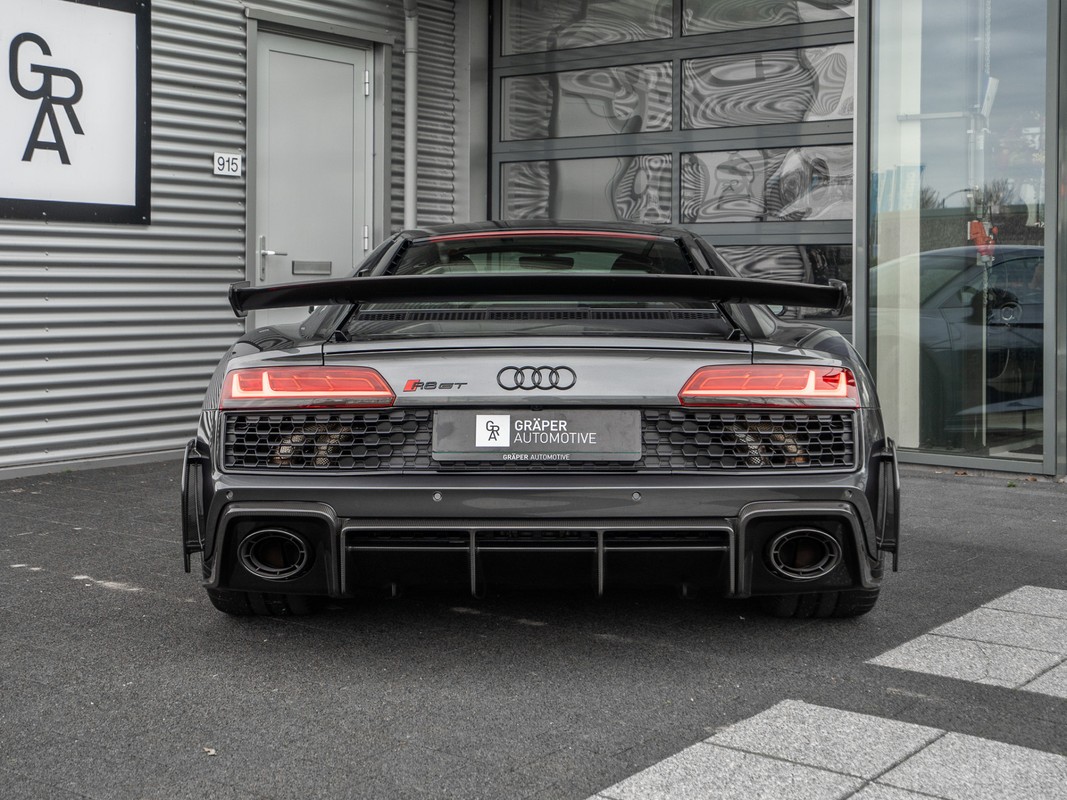 Audi R8