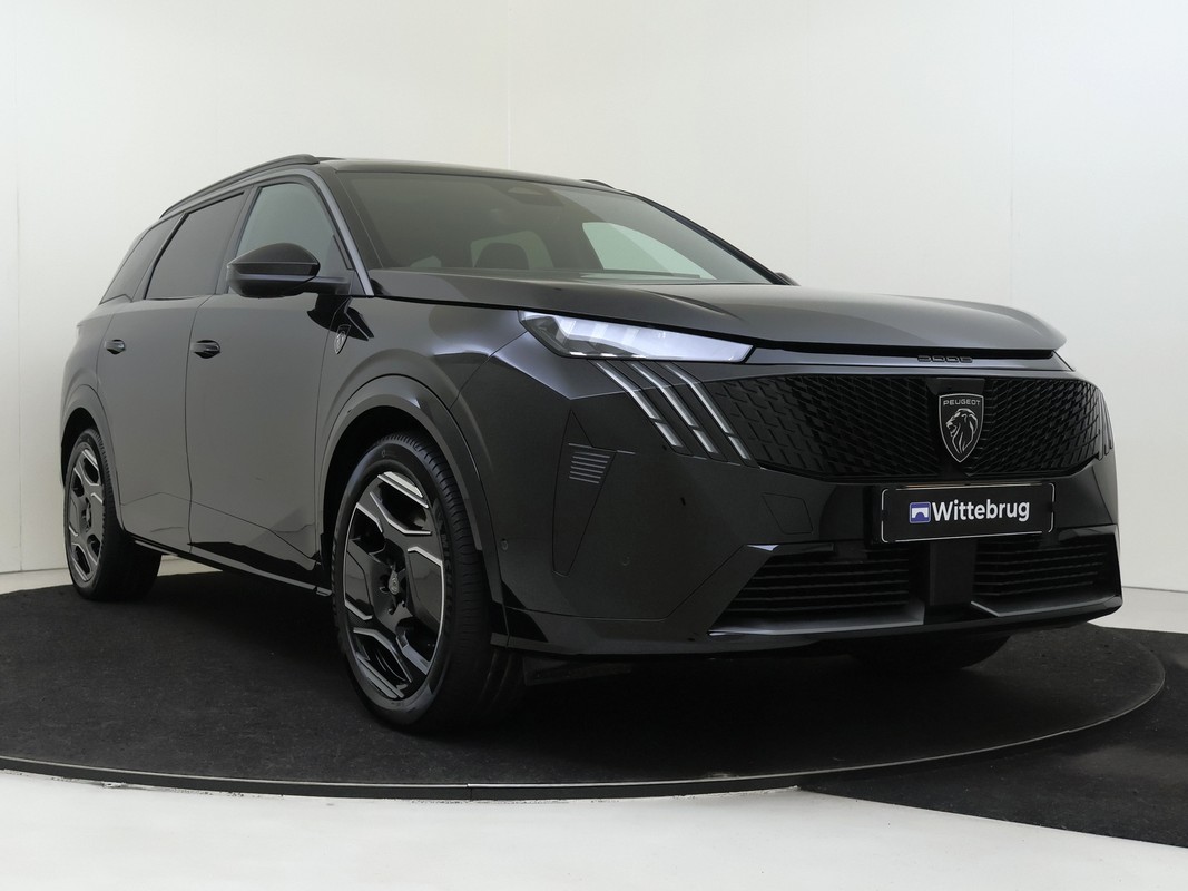 Peugeot e-5008