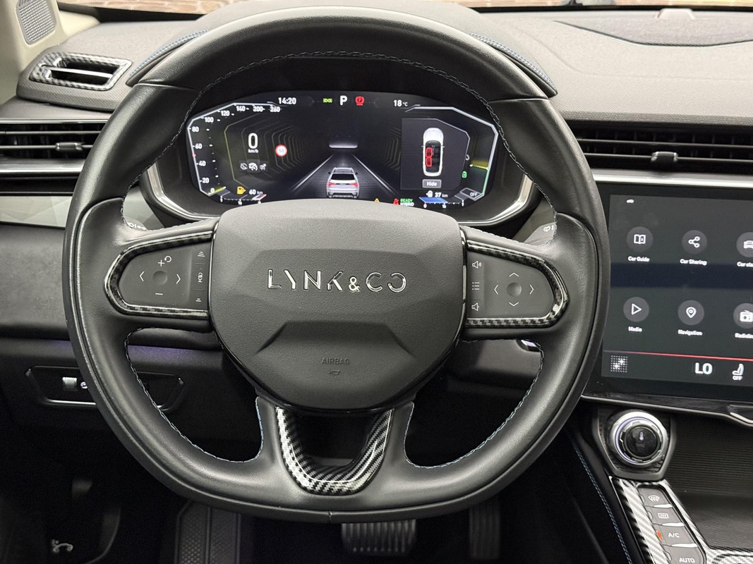Lynk & Co 01