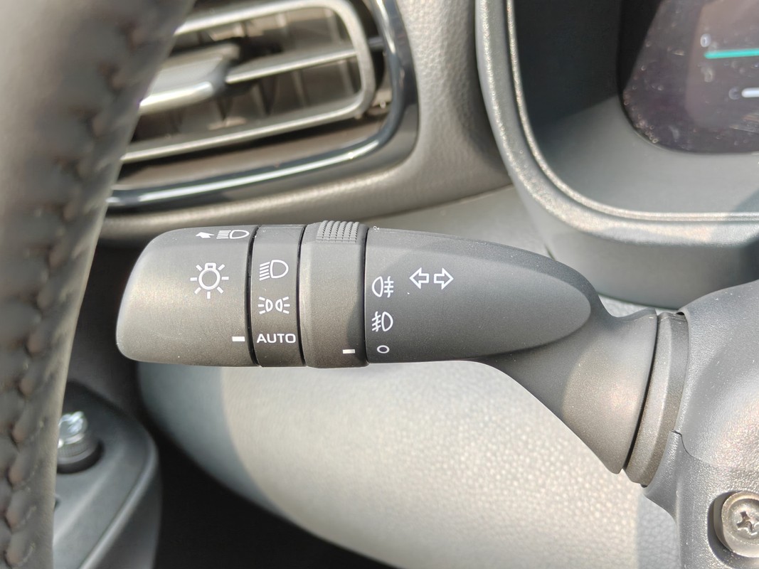 Mazda 2 Hybrid