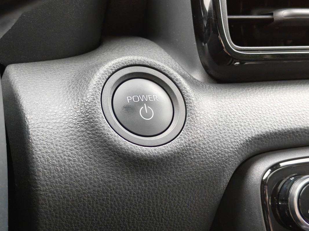 Mazda 2 Hybrid