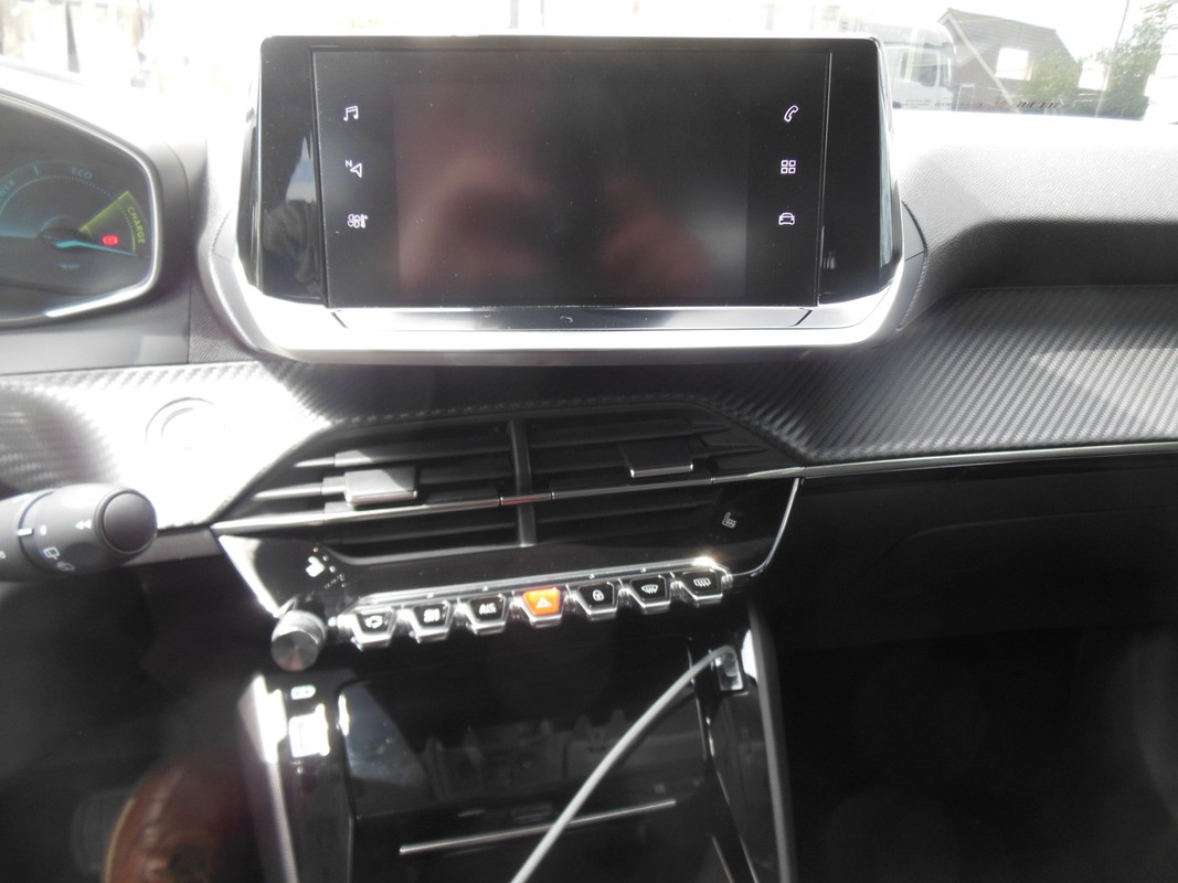 Peugeot e-2008