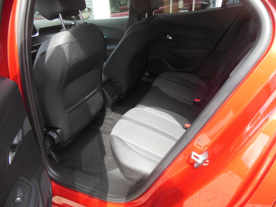 Peugeot e-2008