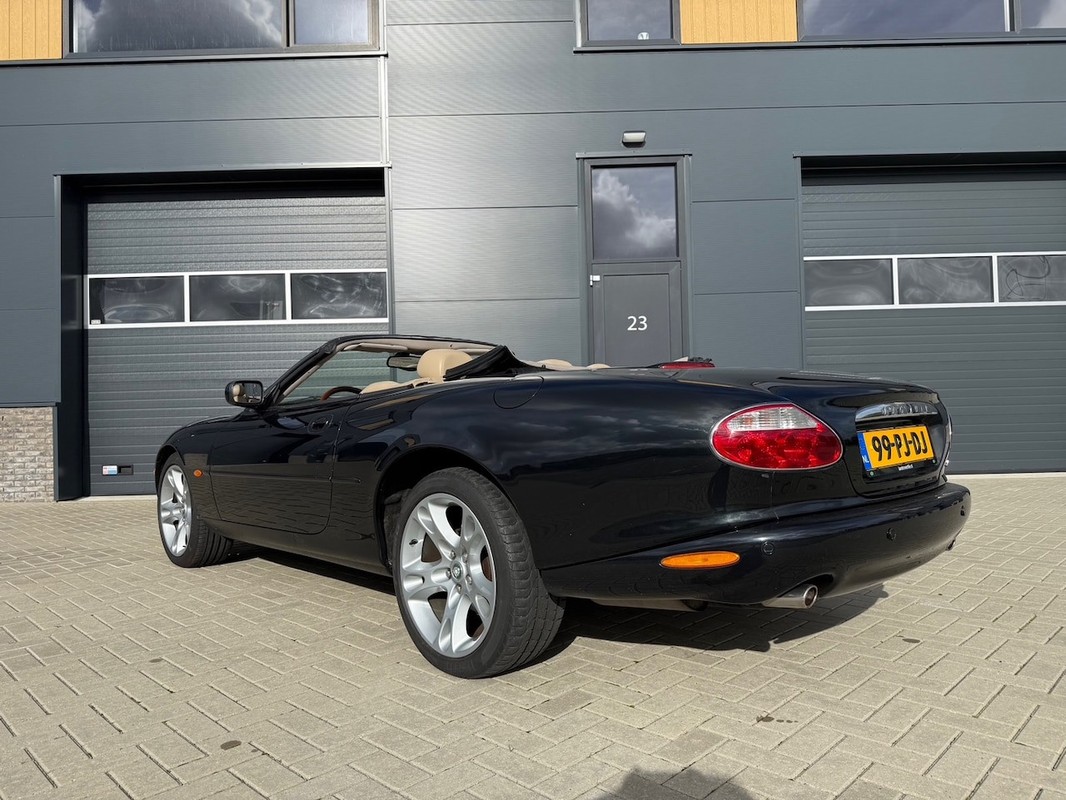 Jaguar XK