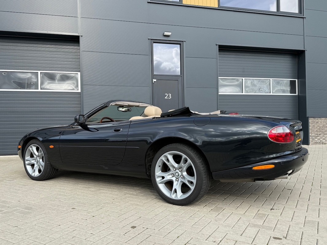 Jaguar XK