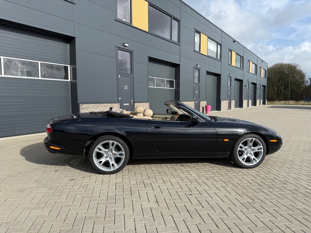 Jaguar XK