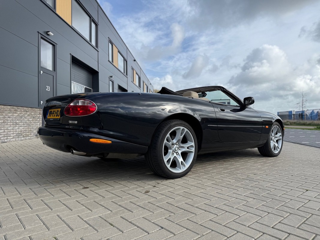 Jaguar XK