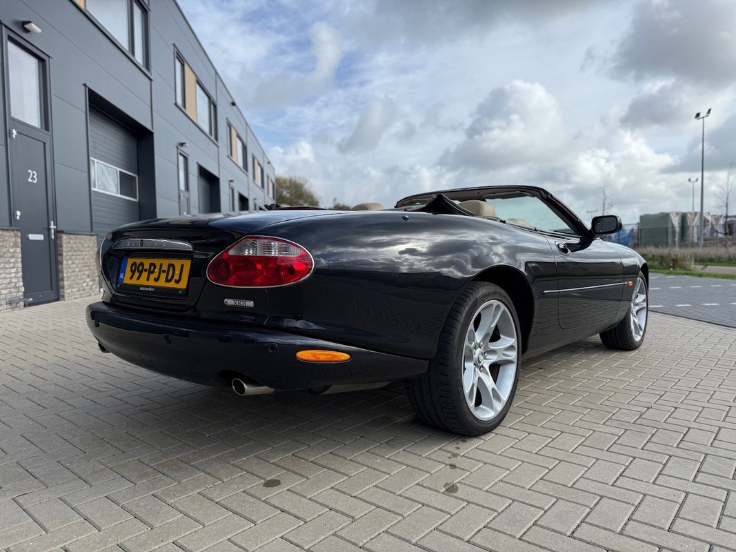 Jaguar XK