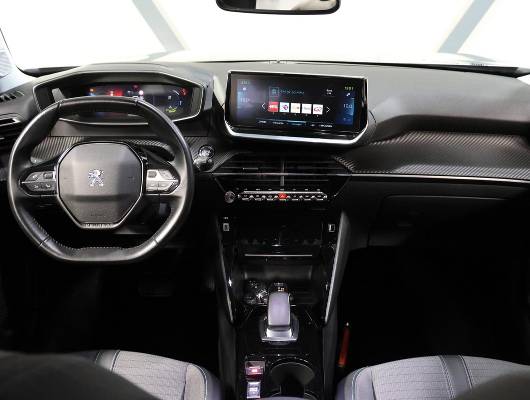 Peugeot e-2008
