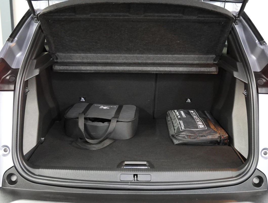 Peugeot e-2008