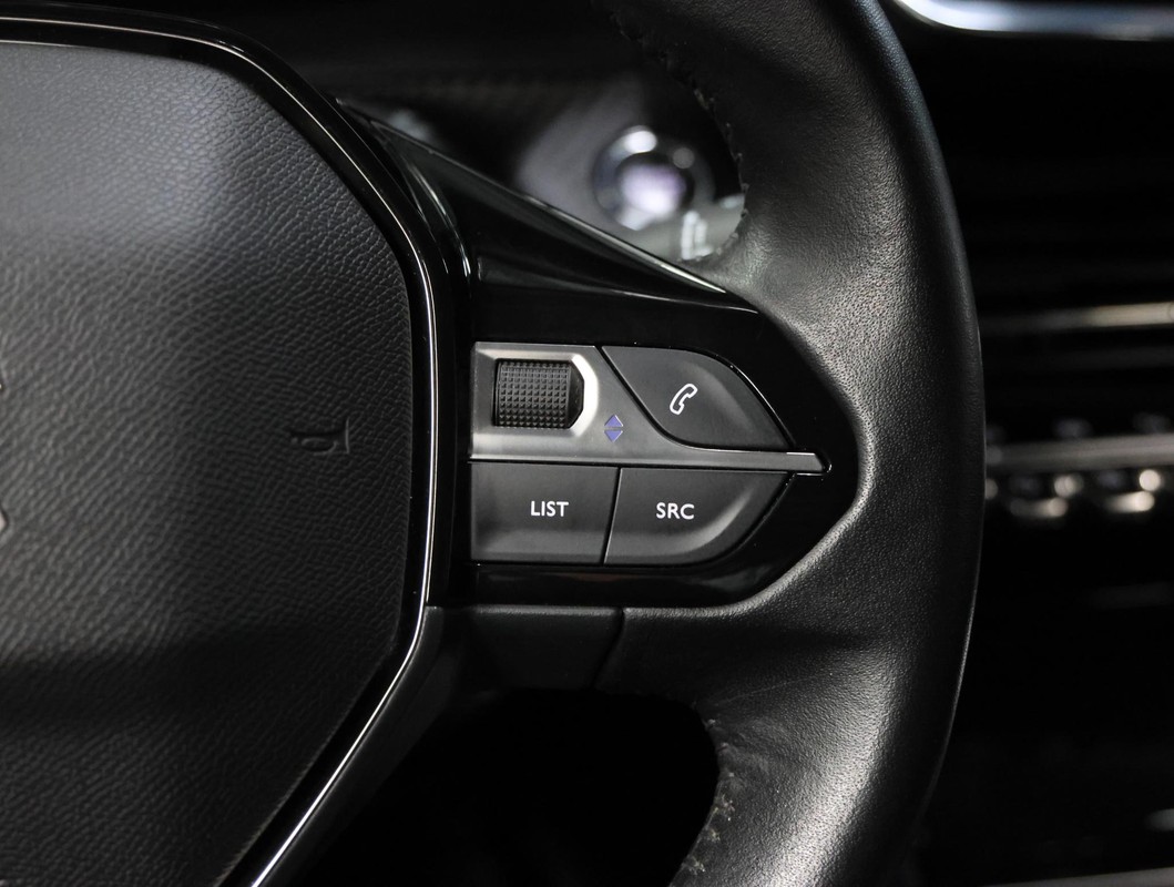 Peugeot e-2008