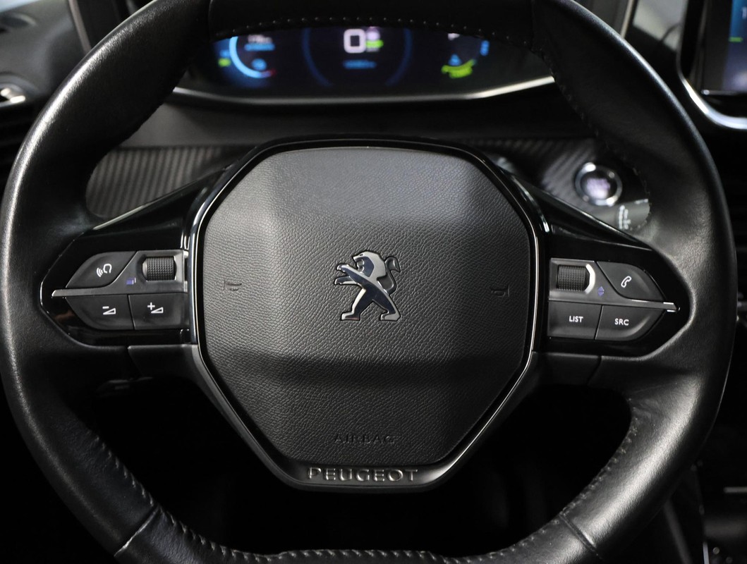 Peugeot e-2008