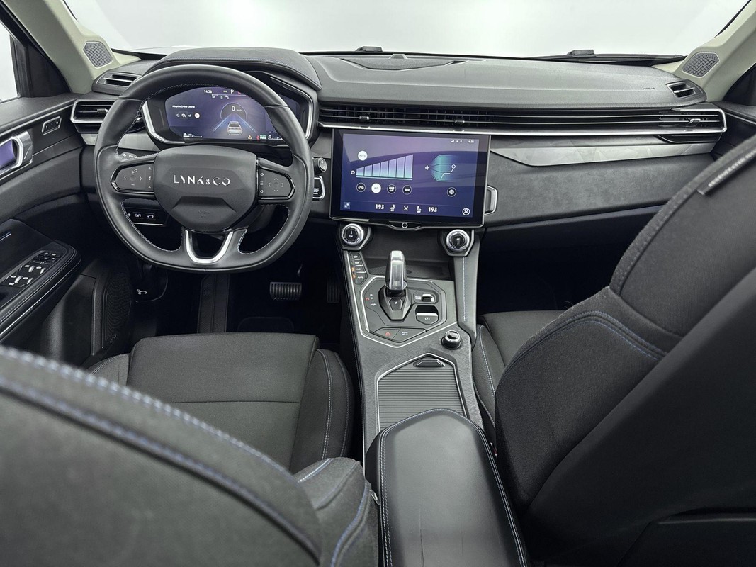 Lynk & Co 01