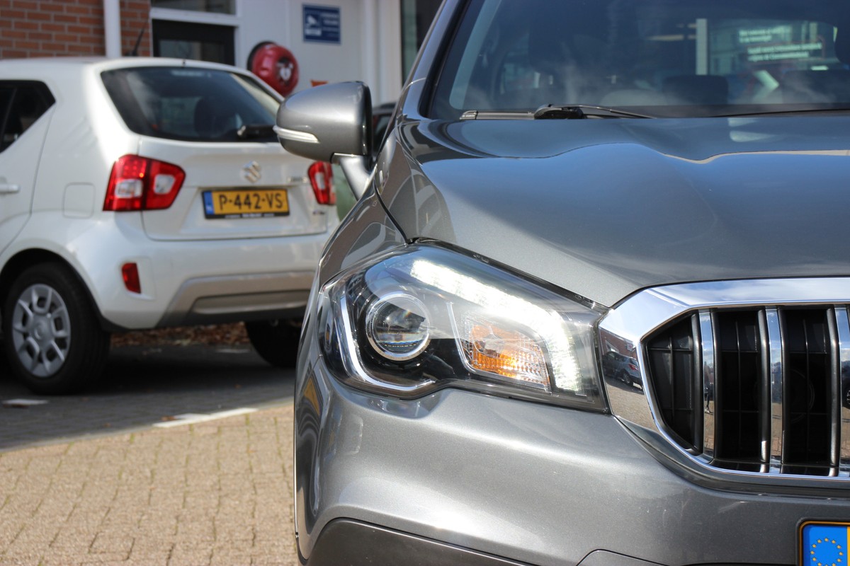 Suzuki S-Cross