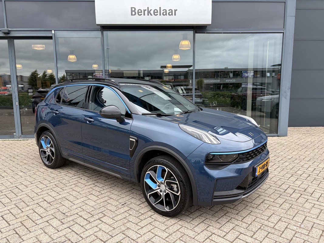 Lynk & Co 01