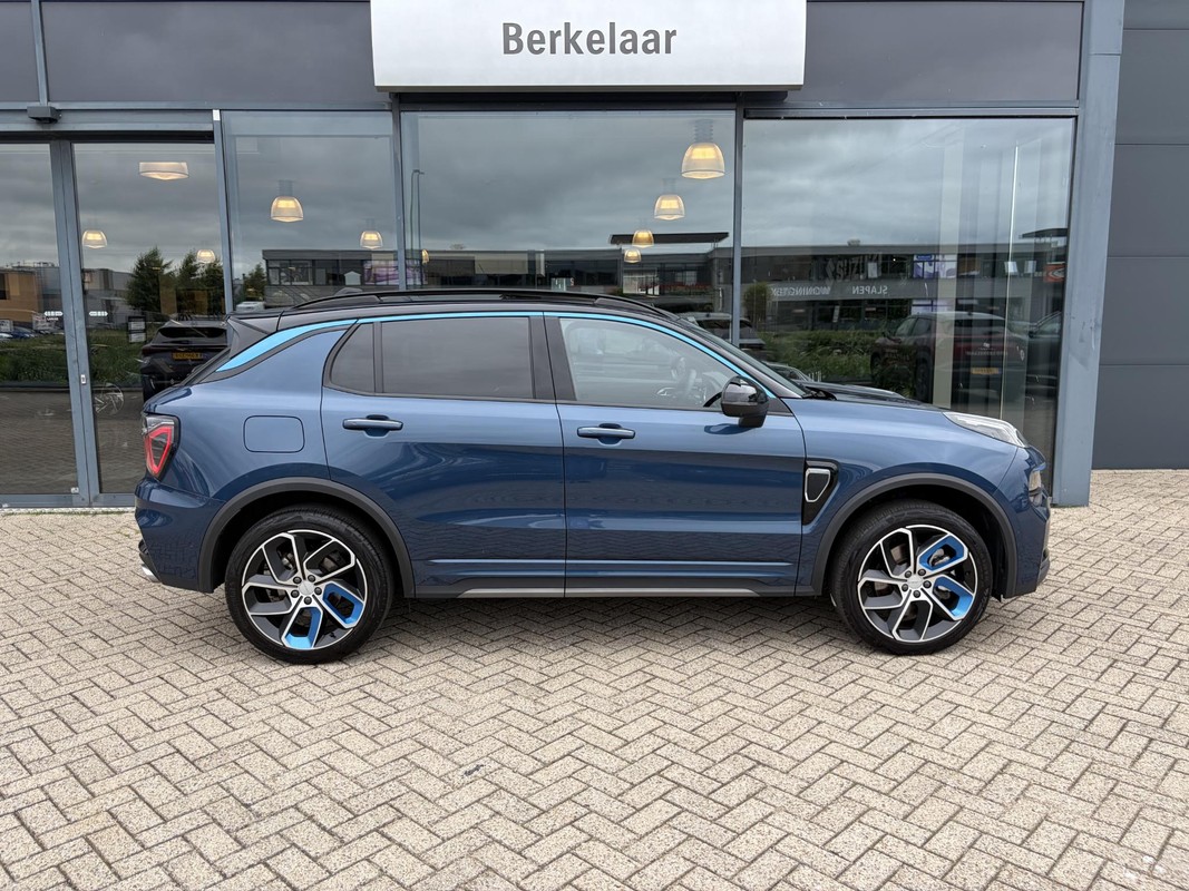 Lynk & Co 01