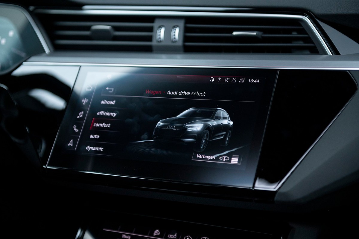 Audi e-tron