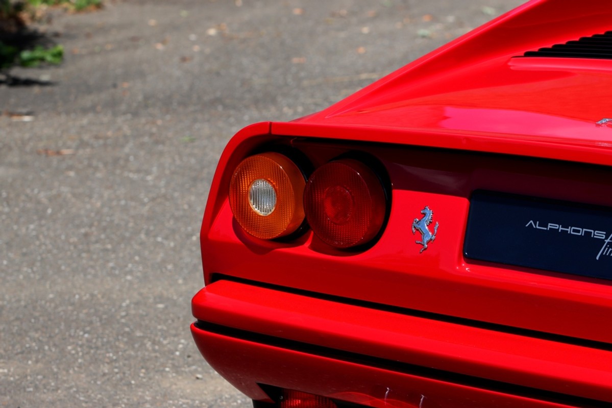Ferrari 328