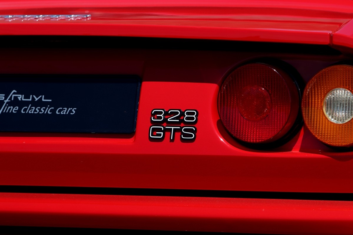 Ferrari 328