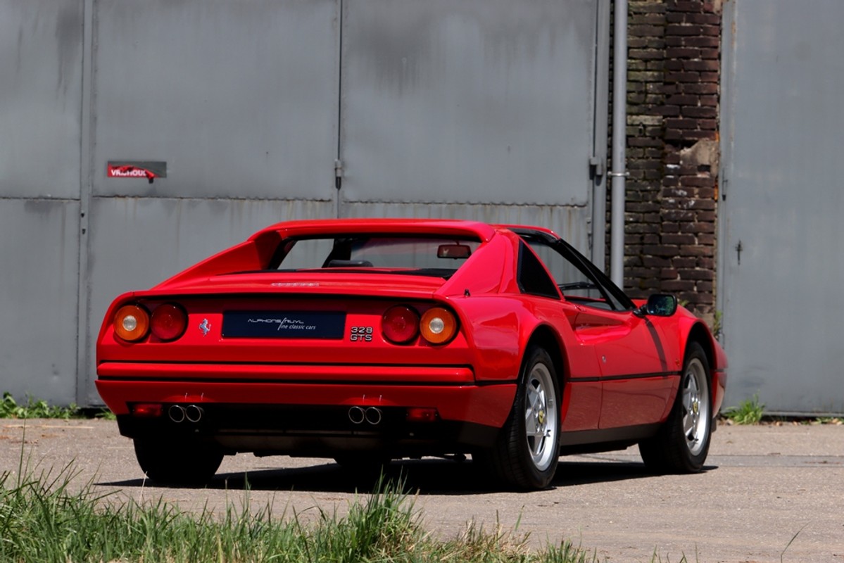 Ferrari 328