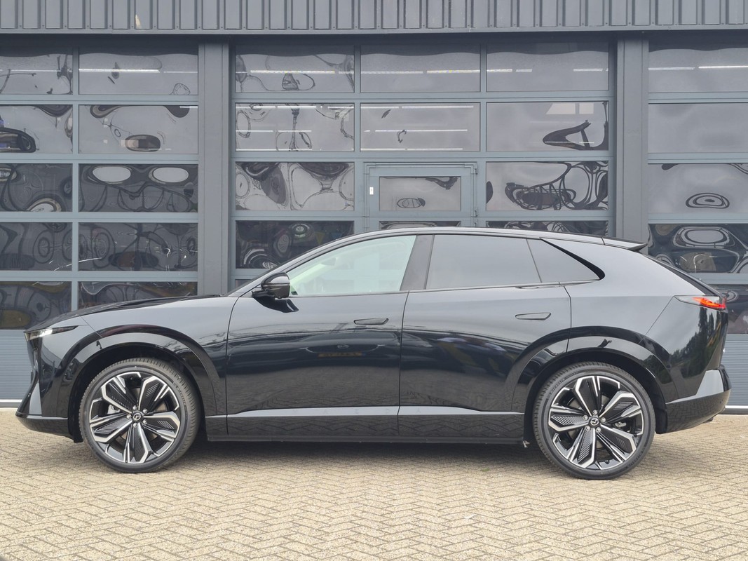 Mazda CX-6e