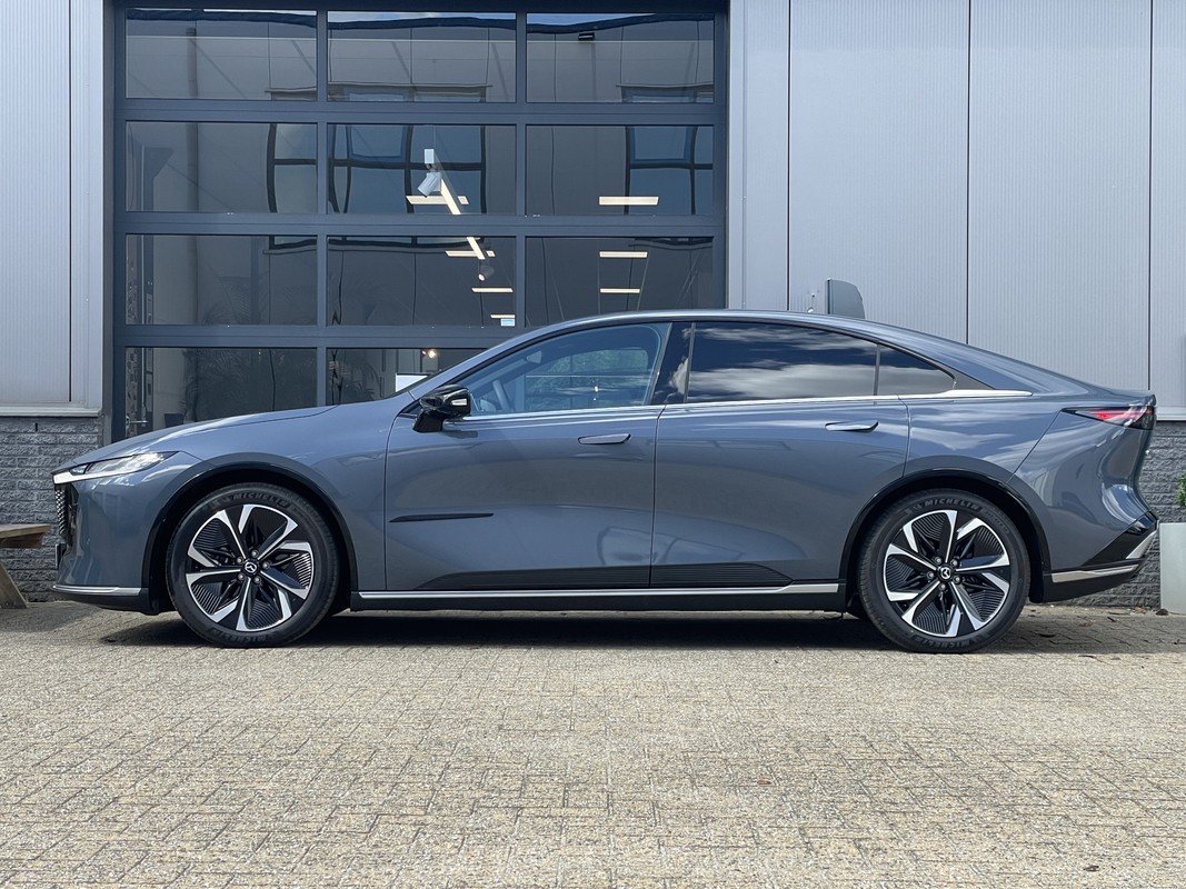 Mazda 6e