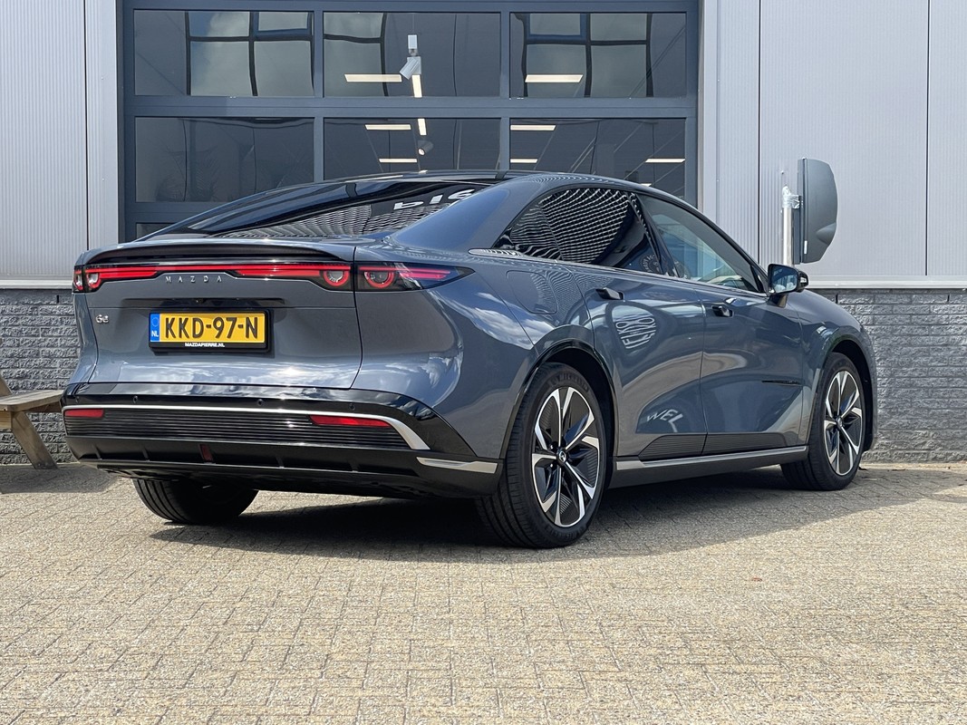 Mazda 6e