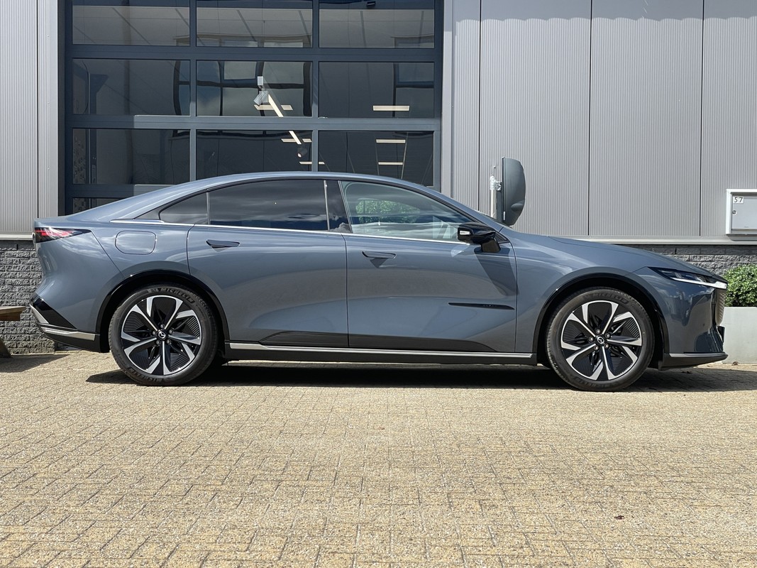 Mazda 6e