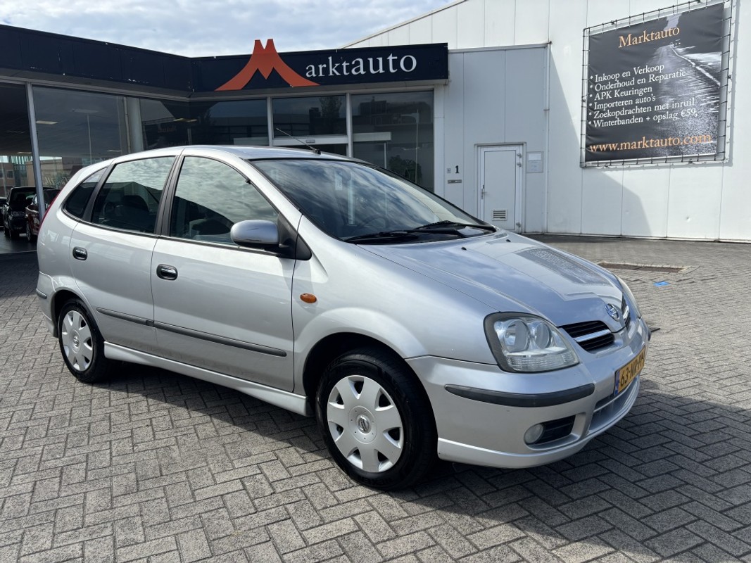Nissan Almera Tino