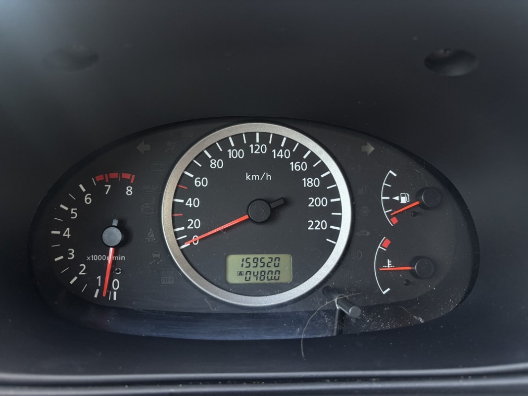 Nissan Almera Tino