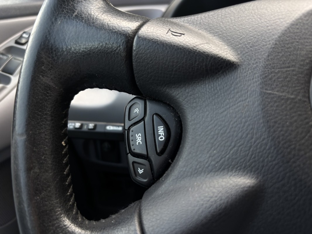 Nissan Almera Tino